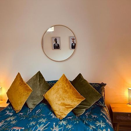 City Of Chester Award Winning Cottage -Pixie Terrace Chester Exterior foto